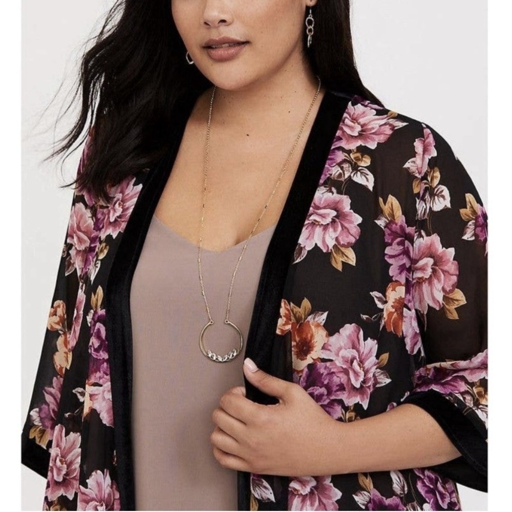 Torrid Pink Floral Black Velvet‎ Trim Chiffon Duster Open Kimono Boho Layers 4X - Picture 2 of 9
